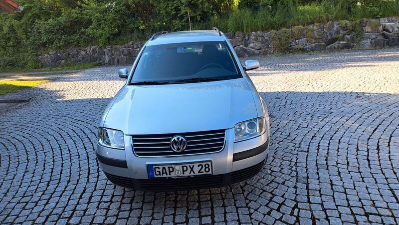 Silber Gebraucht 2002 VW Passat Basis Kombi | 1.800 € (Guter Preis) - Bild 1/4