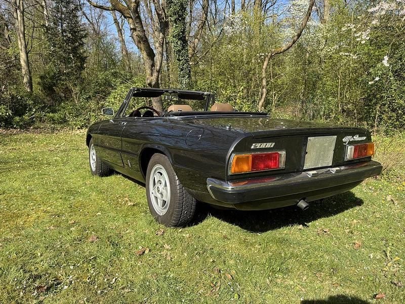 Gebraucht Alfa Romeo Spider 126 PS (92 kW) 1983 Schwarz Cabrio