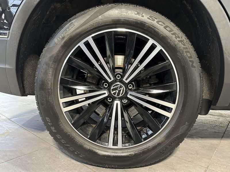 Gebraucht VW Tiguan Elegance 245 PS (180 kW) 2022 Deep black SUV