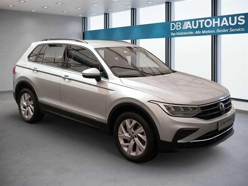 Gebraucht VW Tiguan Life 190 PS (139 kW) 2023 Silber SUV
