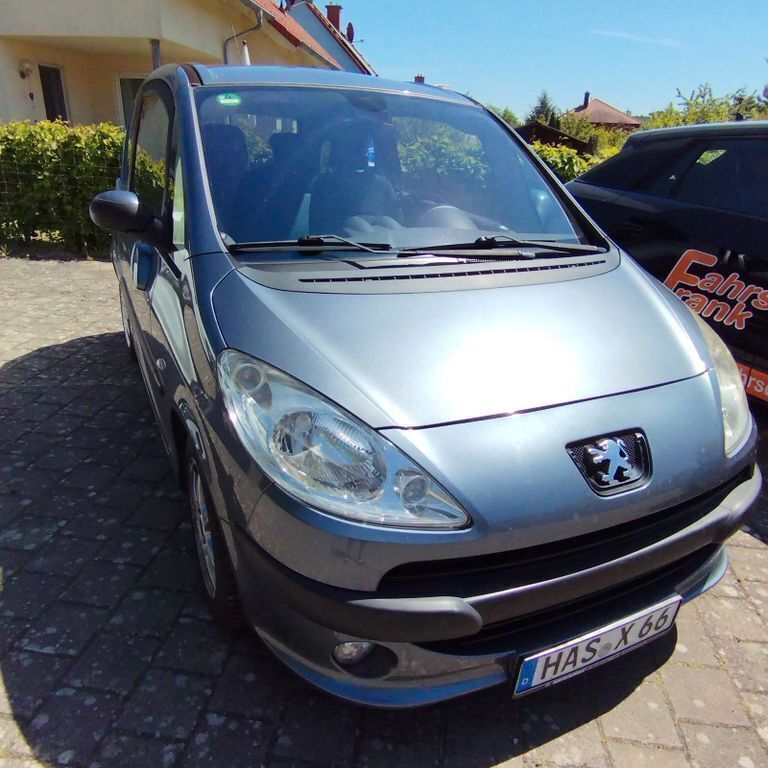Grau Gebraucht 2006 Peugeot 1007 Filou Kleinwagen | 2.100 € (Guter Preis) - Bild 1/4