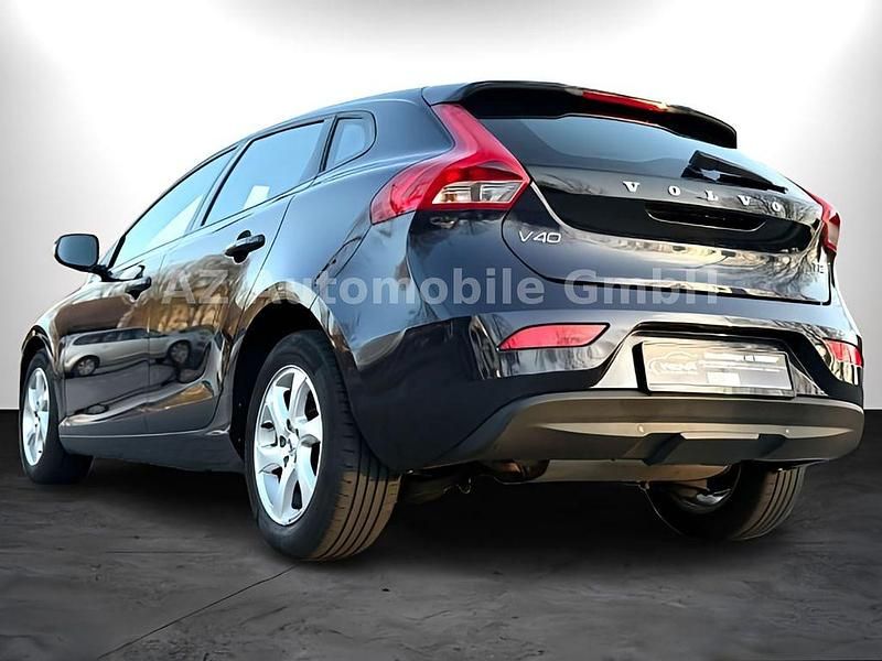 Gebraucht Volvo V40 You! 122 PS (89 kW) 2015 Blau Limousine