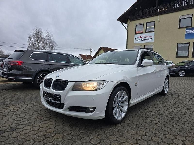 Gebraucht BMW 330 Sport Line 245 PS (180 kW) 2011 Weiß Kombi