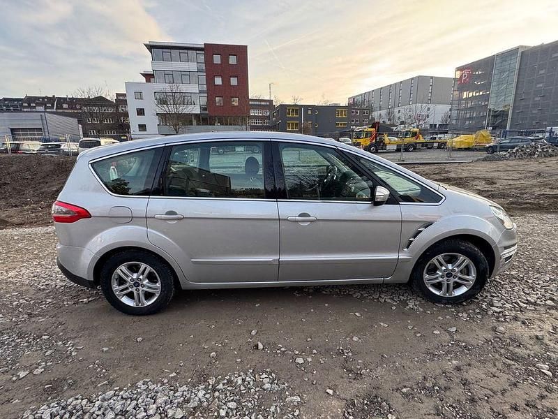Gebraucht Ford S-MAX Titanium 203 PS (149 kW) 2011 Polarsilber metallic Van / Kleinbus