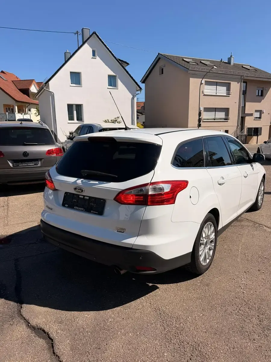 Second-hand Ford Focus 105 CP (77 kW) 2012 Alb Hatchback