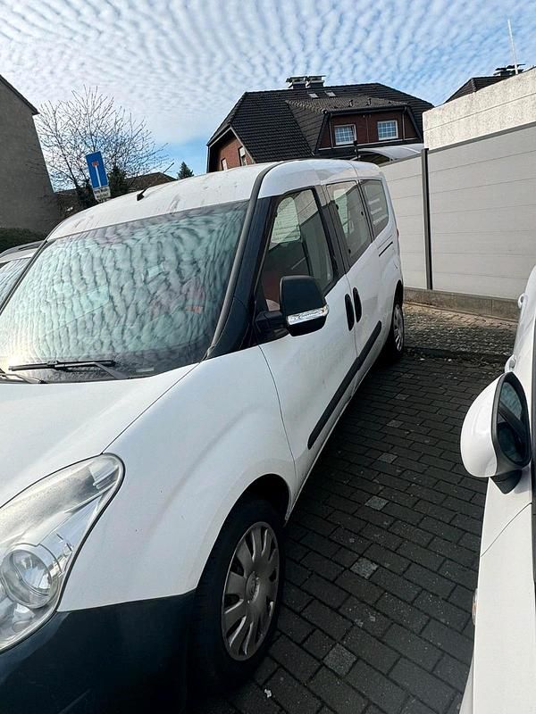 Gebraucht Opel Combo 95 PS (69 kW) 2013 Weiß Van / Kleinbus