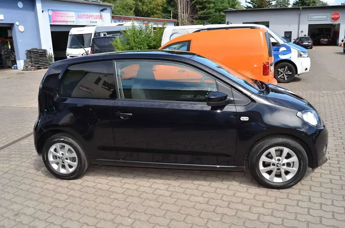 Gebraucht Skoda Citigo Elegance 75 PS (55 kW) 2012 Deepschwarz perleffekt Kleinwagen