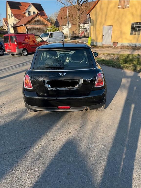 Gebraucht Mini ONE 75 PS (55 kW) 2009 Schwarz Kleinwagen