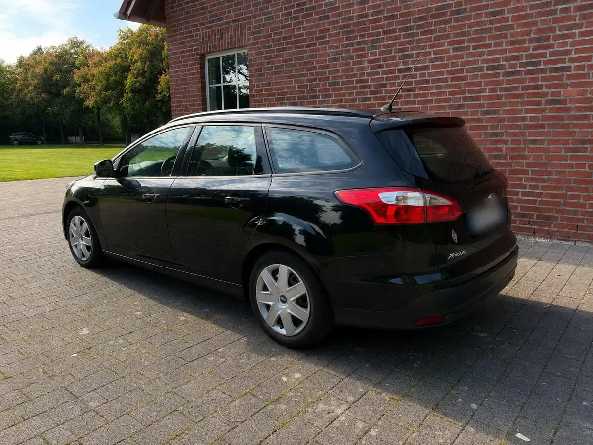 Gebraucht Ford Focus SYNC Edition 101 PS (74 kW) 2013 Schwarz Kombi