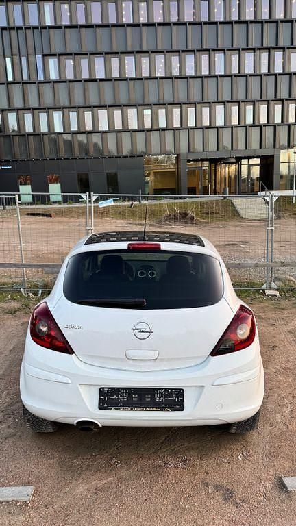 Gebraucht Opel Corsa Edition 80 PS (58 kW) 2009 Weiß Kleinwagen