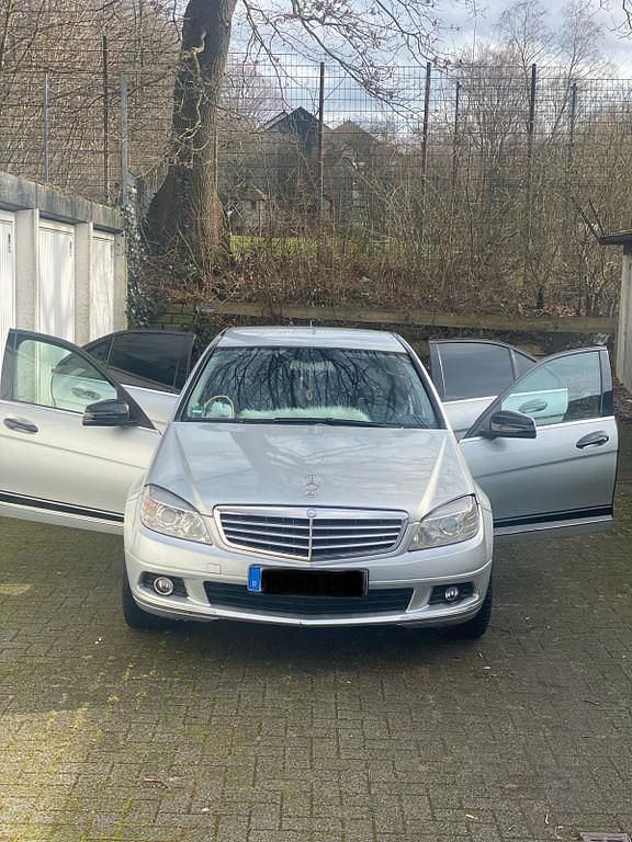 Silber Gebraucht 2008 Mercedes C200 Avantgarde Limousine | 4.650 € (Superpreis) - Bild 1/4