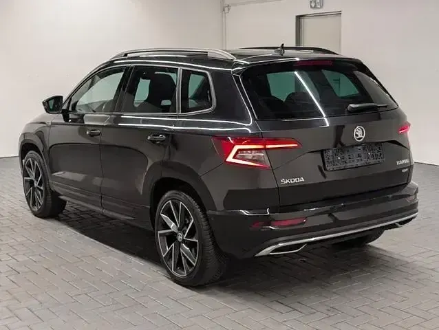 Gebraucht Skoda Karoq SportLine 190 PS (139 kW) 2019 Magicschwarzmet. SUV