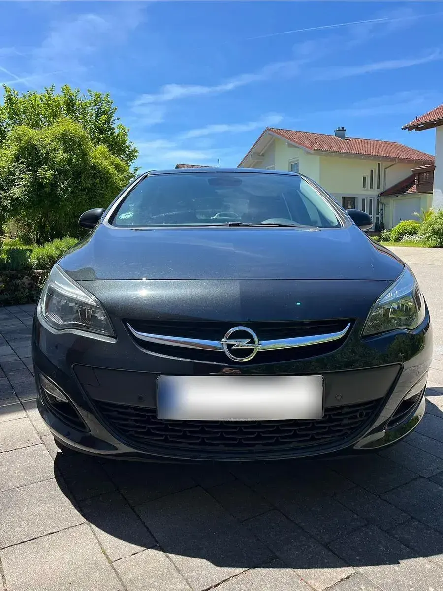 Gebraucht Opel Astra Energy 120 PS (88 kW) 2014 Schwarz Limousine