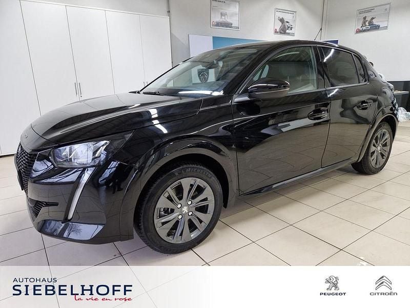 Schwarz Gebraucht 2023 Peugeot e-208 Allure Kleinwagen | 17.450 € (Fairer Preis) - Bild 1/4