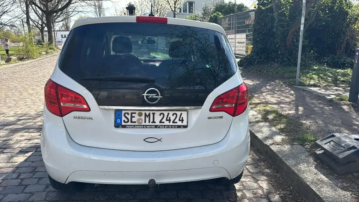 Gebraucht Opel Meriva 102 PS (75 kW) 2011 Weiß Van / Kleinbus