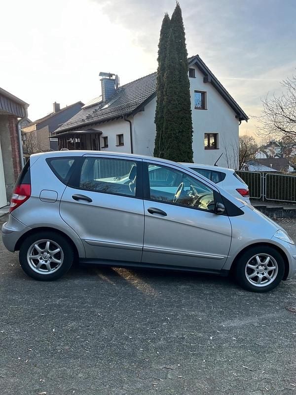 Gebraucht Mercedes A180 109 PS (80 kW) 2008 Silber Kleinwagen