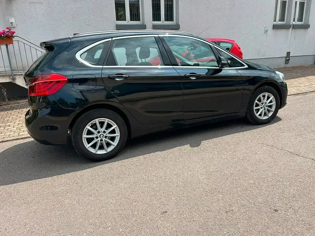 Gebraucht BMW 216 Active Tourer Advantage 116 PS (85 kW) 2017 Schwarz Van / Kleinbus
