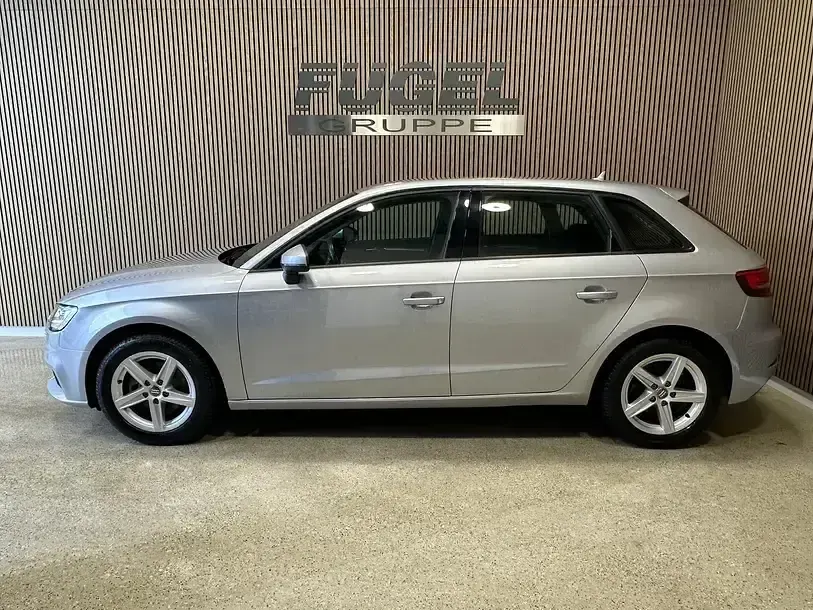Gebraucht Audi A3 Basis 116 PS (85 kW) 2018 Silber Limousine