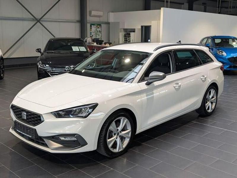 Weiß Gebraucht 2022 Seat Leon FR Kombi | 18.900 € (Fairer Preis) - Bild 1/4