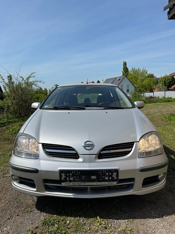 Silber Gebraucht 2004 Nissan Almera Tino Van / Kleinbus | 2.400 € (Fairer Preis) - Bild 1/4