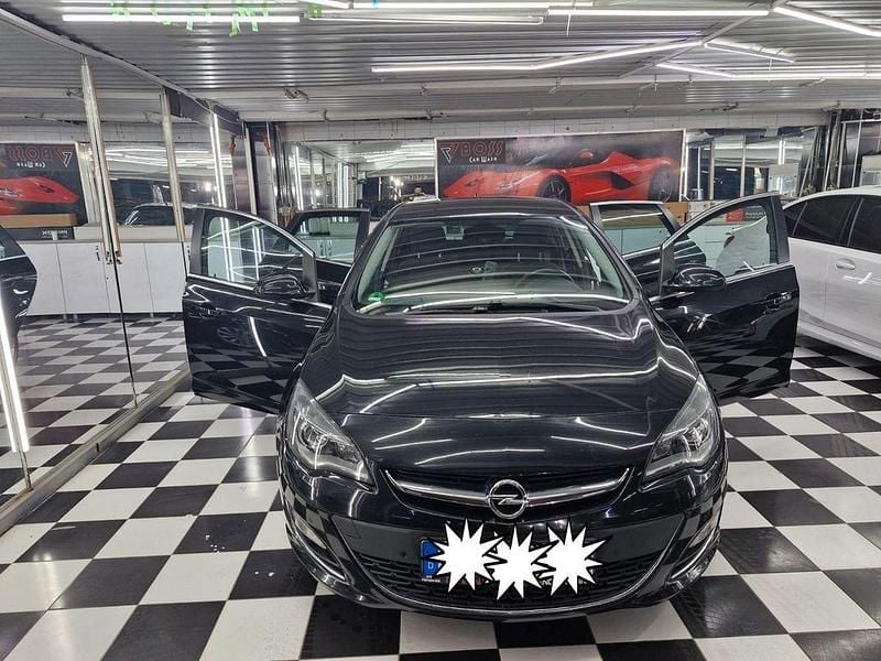 Gebraucht Opel Astra 140 PS (102 kW) 2015 Schwarz Limousine