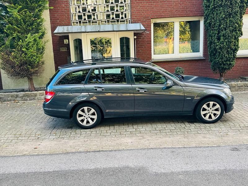 Grau Gebraucht 2009 Mercedes C220 Kombi | 2.500 € (Superpreis) - Bild 1/4
