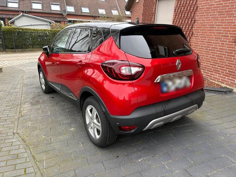 Second-hand Renault Captur 118 CP (86 kW) 2018 Roșu SUV