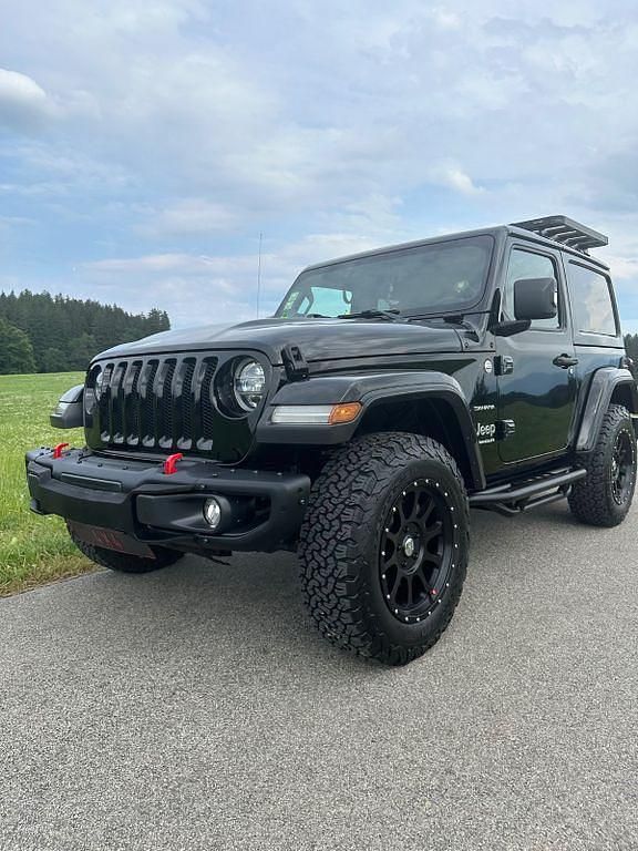 Schwarz Gebraucht 2019 Jeep Wrangler Sahara SUV | 39.800 € (Teuer) - Bild 1/4