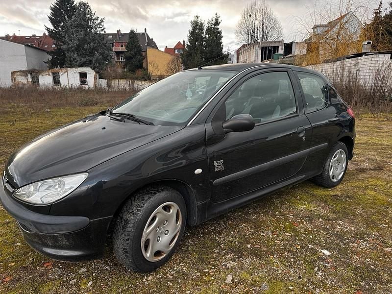Gebraucht Peugeot 206 60 PS (44 kW) 2004 Schwarz Kleinwagen