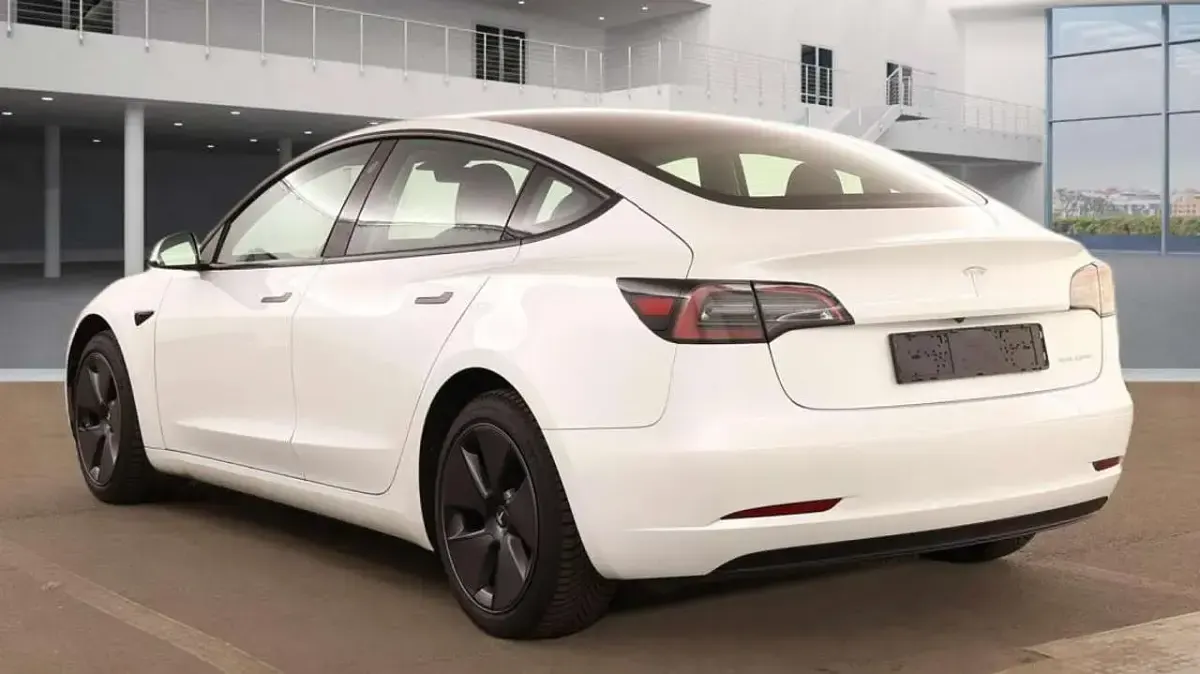 Käytetty Tesla Model 3 258 kW (351 HP) 2023 Valkoinen Sedan