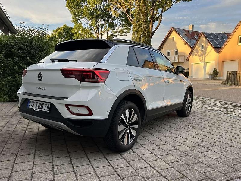 Gebraucht VW T-Roc Move 150 PS (110 kW) 2024 Weiß SUV
