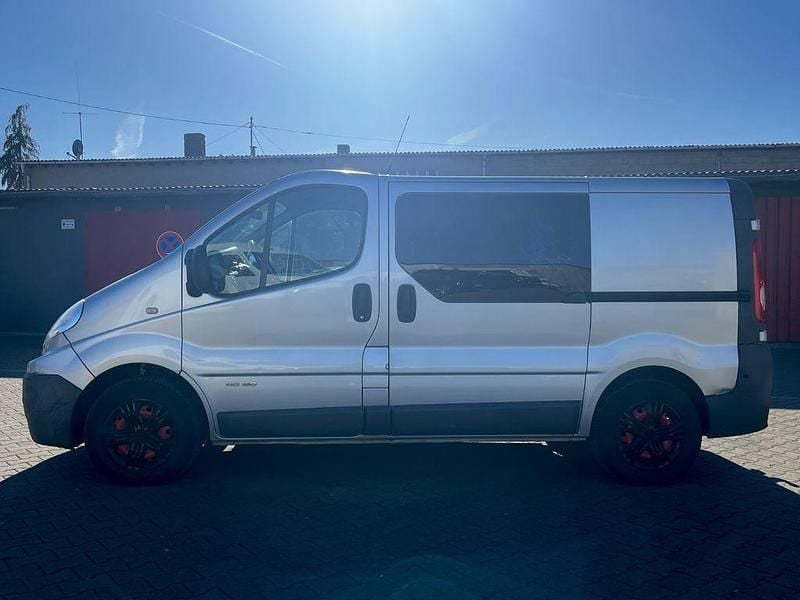 Second-hand Renault Trafic 145 CP (106 kW) 2010 Gri Monovolum