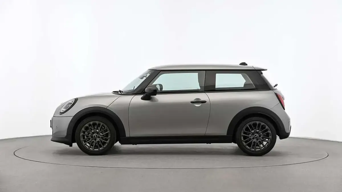 Używany Mini Cooper Classic 156 KM (114 kW) 2024 Szary Hatchback
