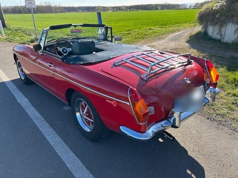 Second-hand MG B 102 CP (75 kW) 1978 Roșu Cabrio