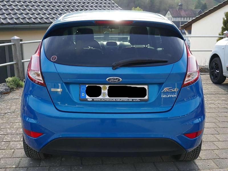 Gebraucht Ford Fiesta SYNC Edition 101 PS (74 kW) 2015 Blau Limousine