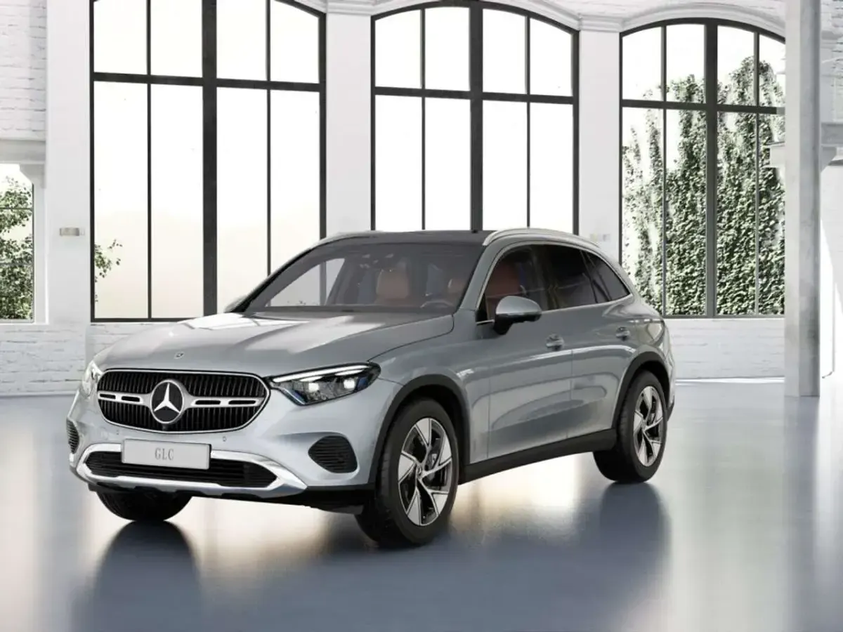 Gebraucht Mercedes GLC300 Avantgarde 204 PS (150 kW) 2024 Silber metalliclack hightechsi SUV