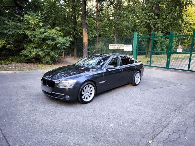 Gebraucht BMW 740 Performance 306 PS (225 kW) 2010 Grau Limousine