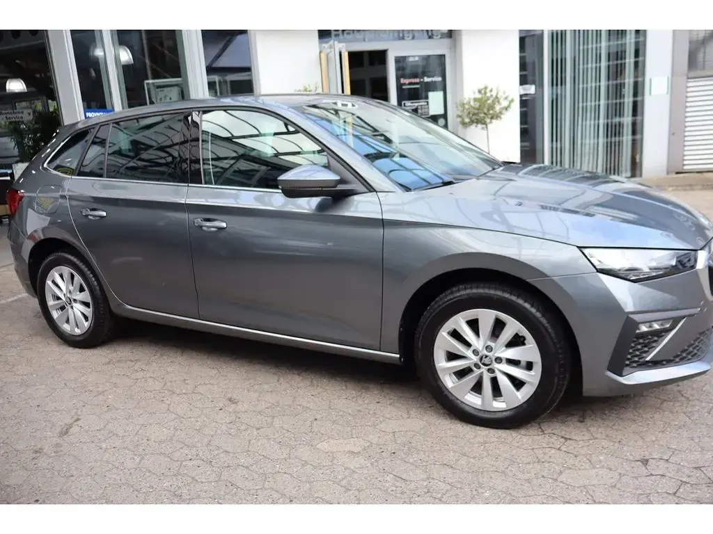 Neu Skoda Scala Selection 116 PS (85 kW) 2026 Grau Kleinwagen