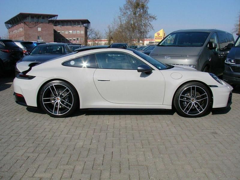 Gebraucht Porsche 992 394 PS (289 kW) 2025 Kreide Coupé