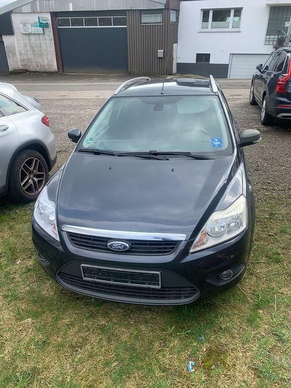 Gebraucht Ford Focus Ambiente 101 PS (74 kW) 2008 Grau Limousine