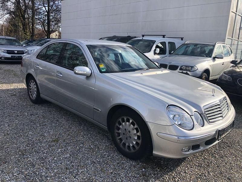 Gebraucht Mercedes E240 Elegance 177 PS (130 kW) 2002 Silber Limousine