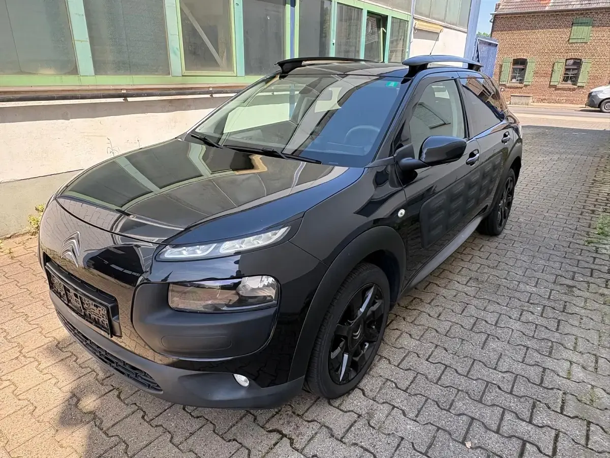 Gebraucht Citroën C4 82 PS (60 kW) 2015 Schwarz Limousine