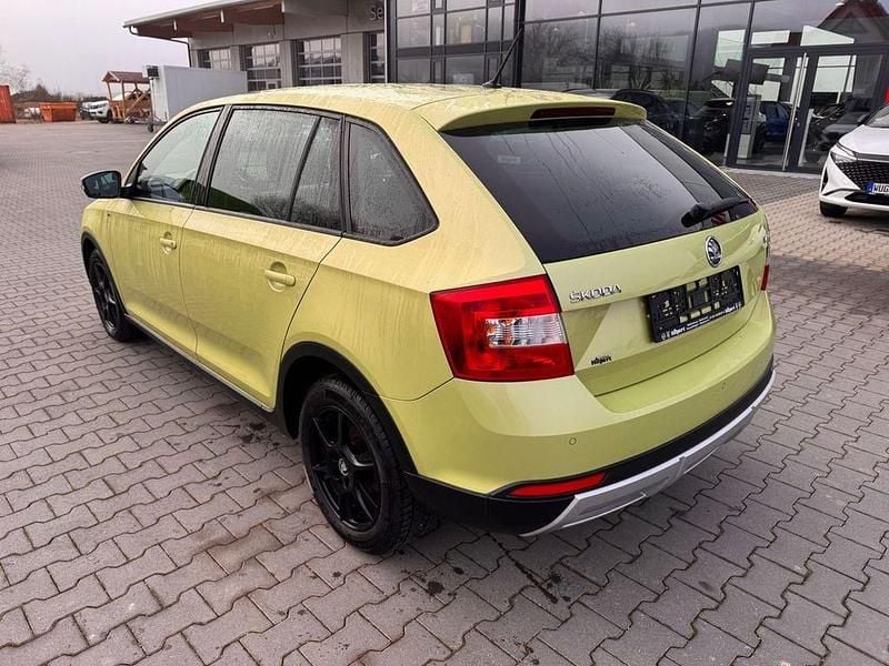 Gebraucht Skoda Rapid ScoutLine 90 PS (66 kW) 2015 Pistachiogrün metallic (metallic) Limousine