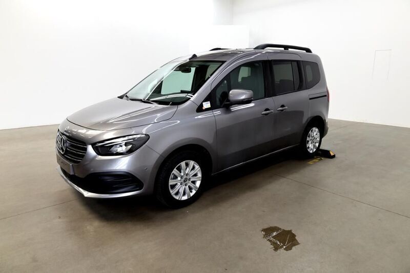Grau Gebraucht 2024 Mercedes T180 Progressive Van / Kleinbus | 28.300 € (Fairer Preis) - Bild 1/4