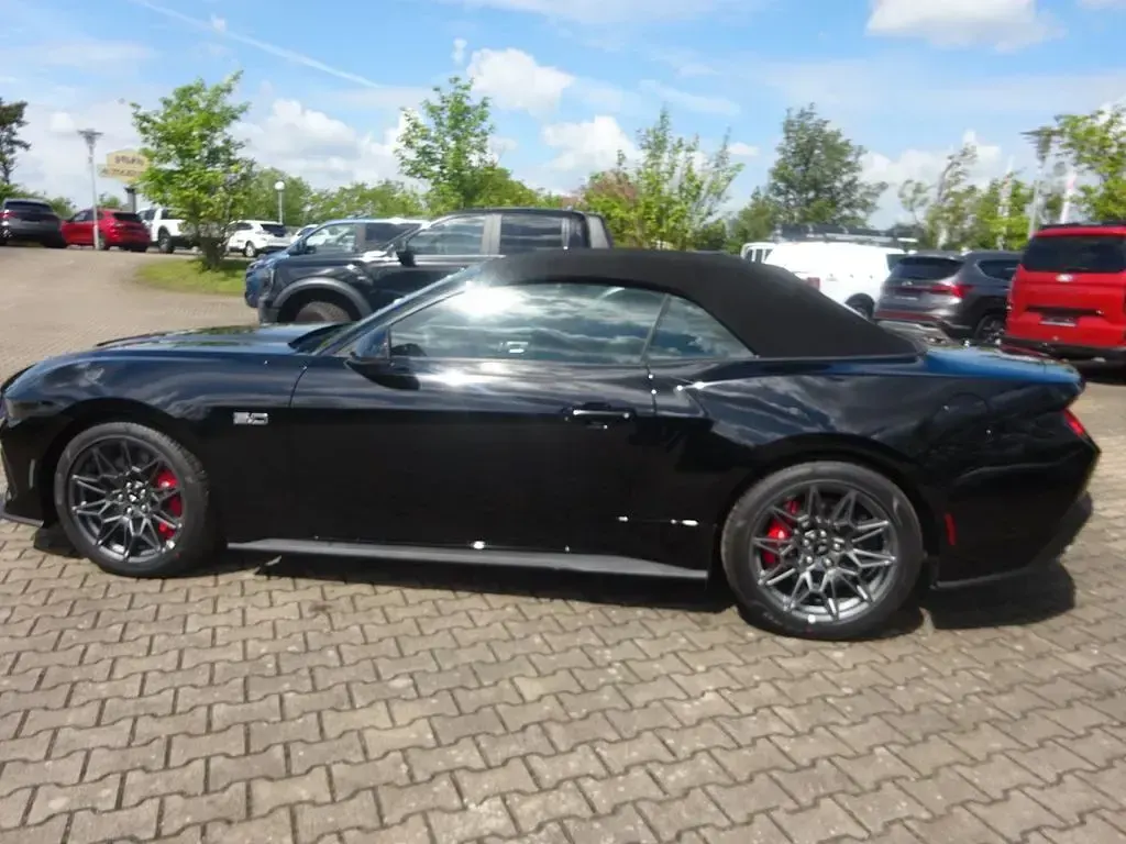 Neu Ford Mustang GT Convertible 446 PS (328 kW) 2025 Schwarz Cabrio