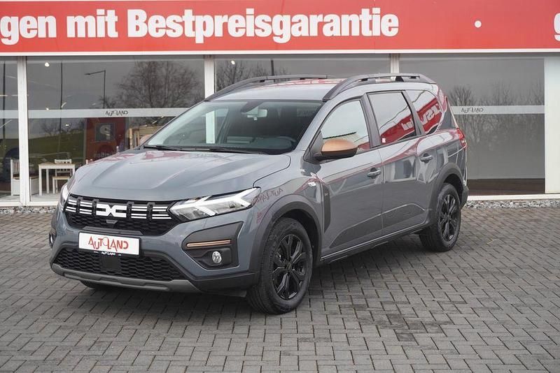 Gebraucht Dacia Jogger 101 PS (74 kW) 2024 Grau Van / Kleinbus