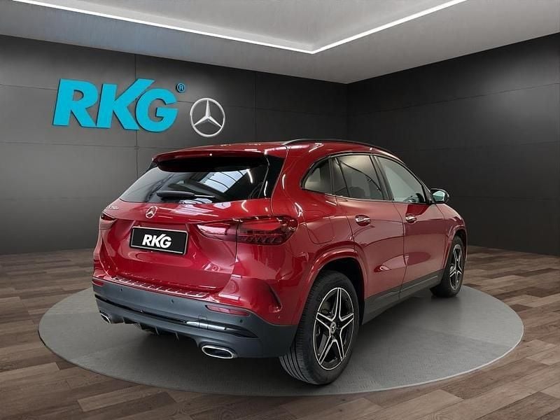 Gebraucht Mercedes GLA250 AMG 218 PS (160 kW) 2025 Rot SUV