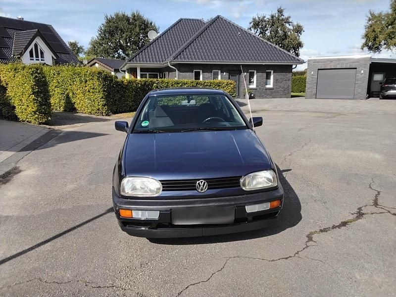 Gebraucht VW Golf III 75 PS (55 kW) 1992 Blau Limousine