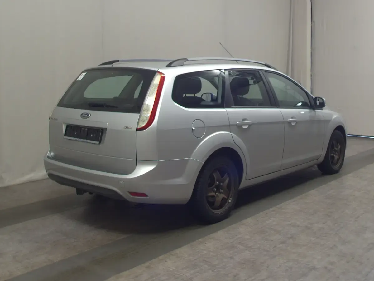 Gebraucht Ford Focus Style 109 PS (80 kW) 2008 Polar silber metallic Kombi