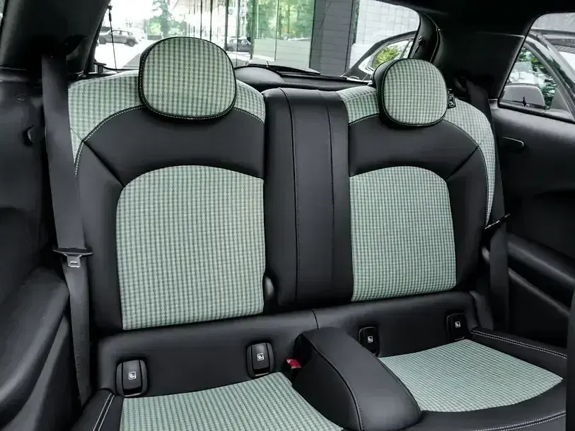 Gebraucht Mini Cooper Resolute Edition 136 PS (100 kW) 2023 Grün Kleinwagen